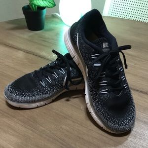 Nike Free Run Distance running sneaker